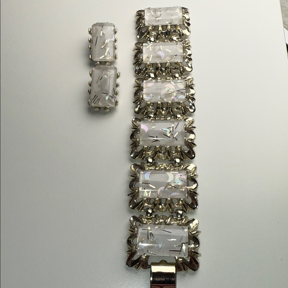 Vintage thermoset lucite confetti Gold Cream Bracelet Earrings Set MCM glitter